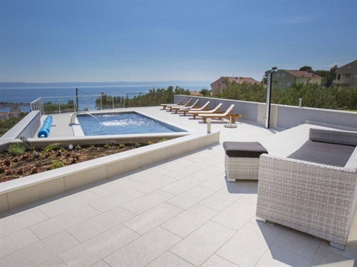 Amazing new modern villa with sea views in Makarska