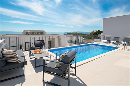 Neue Villa mit Swimmingpool in Makarska, Veliko Brdo