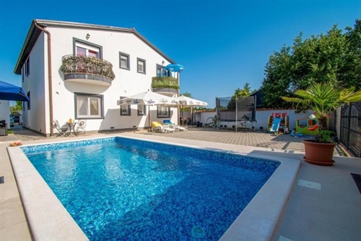 Apart-House with swimming pool in Veli Vrh, Pula outskirts