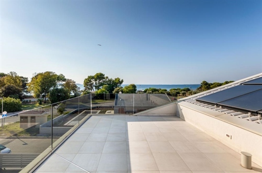 Ultramodern villa in Fazana just 150 meters from the sea and beach