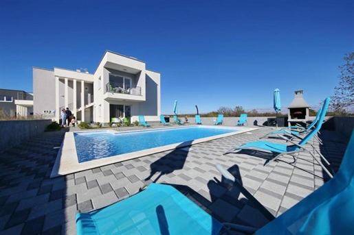 Elegant modern villa with 4 apartments for sale in Zaton