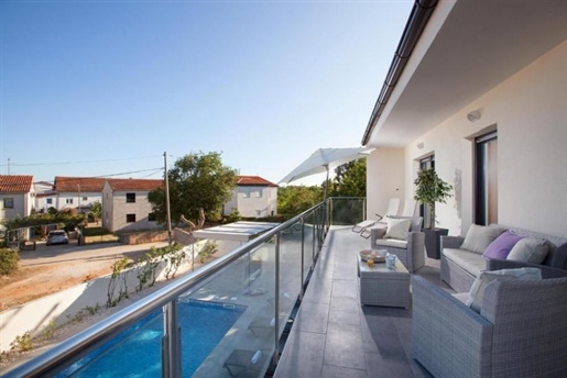 Stylish modern villa with swimming pool in a great location in Medulin