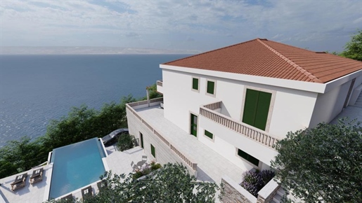 Wunderschöne Villa in 1. Linie an der Riviera von Omis