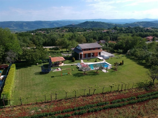 Marvellous villa with swimming pool in Karojba cca. 6-7 km from the sea on 3500 sq.m. Of land