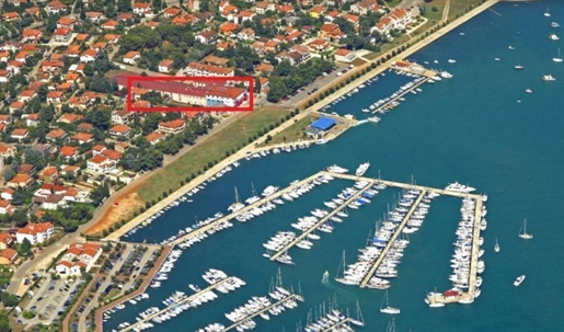 Offer of Hotel plus Casino in Umag on the first line to the sea, opposite yachting marina