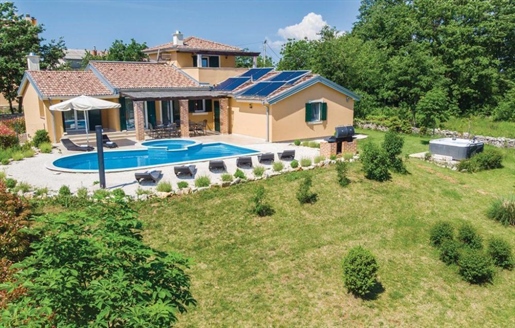 Package sale of two villas with swimming pools in Svetvinčenat