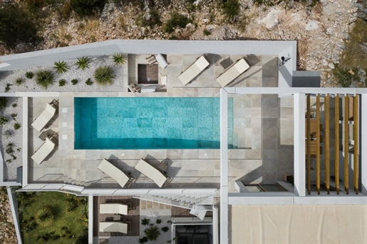 Glamouröse Luxusvilla mit Pool, die einen Brad Pitt-Aufenthalt wert ist