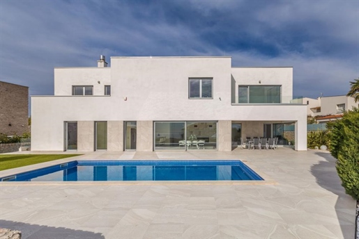 Beeindruckende moderne Villa in Krk mit atemberaubendem Meerblick