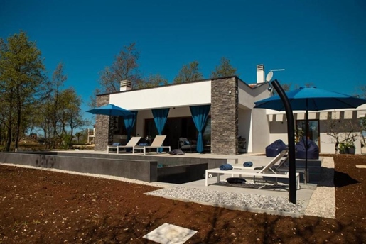 Wunderschöne neue Villa in Žminj, Hinterland Istriens