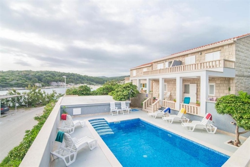 Erste Linie neues Mini-Hotel mit Schwimmbad, ausgezeichnete ruhige Lage auf Brac Insel