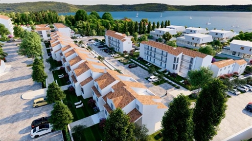 Роскошная трехкомнатная квартира в 5 курорте недалеко от моря в районе Задара с доходностью минимум