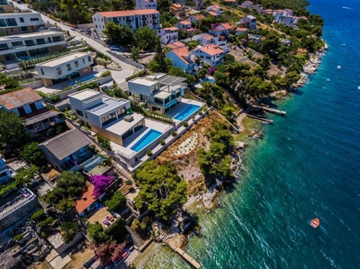Schöne neue moderne Villa zum Verkauf auf Ciovo, nur 90 Meter vom Meer entfernt