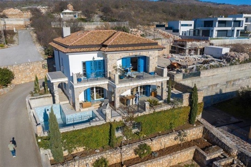 Exclusive family villa with a beautiful panoramic sea view