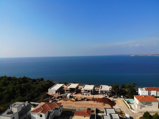 New contemporary villa in Nin area, on the 1st line to the sea