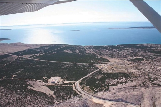 Huge seafront land plot on Pag zoned for hotels construction