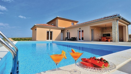New villa in Zadar area with swimming pool and tennis court