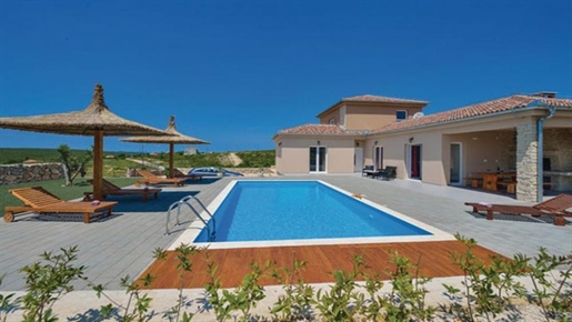 New villa in Zadar area with swimming pool and tennis court