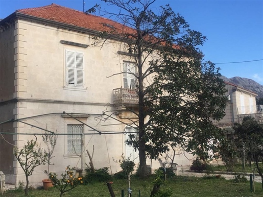 First-Line villa in Mokosica area of Dubrovnik in need of complete renovation
