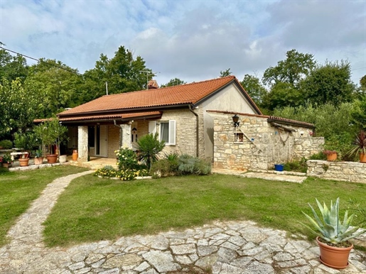 Idyllic secluded house, close to the sea in Lovrecica near Umag