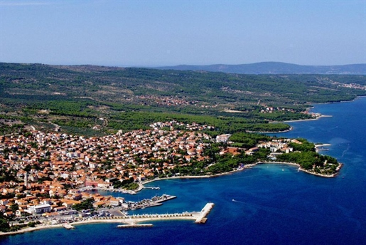 Building land 80m from the sea in Supetar, Brac island