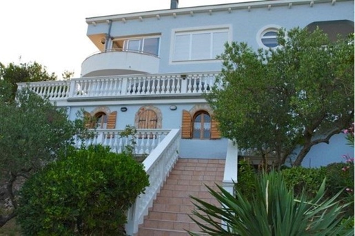 Beautiful property for sale just 80 meters from the sea on Murter, Sibenika area
