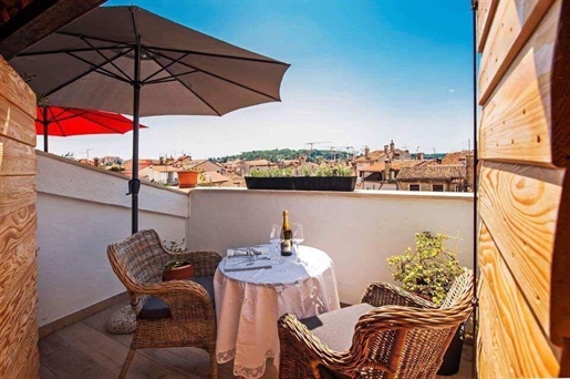 Unique property in the old town of Rovinj just 20 meters from the sea