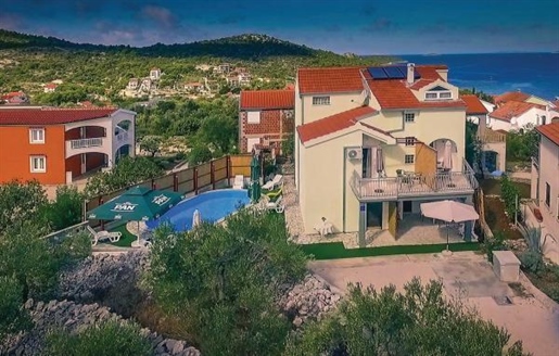 Apart-House of 5 apartments with swimming pool and lovely sea views for sale in Rogoznica