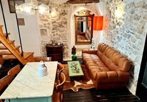 Renovated stone house in Krk town just 50 meters from the sea, with sea views!
