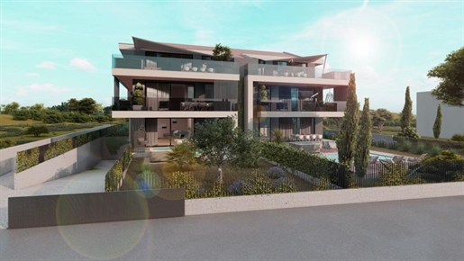 Эксклюзивная новая квартира в 500 метрах от моря в бутик-резиденции в Ровине