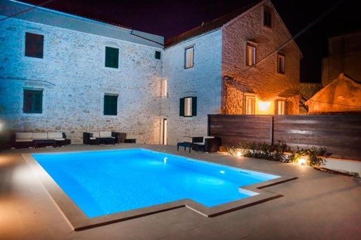 Hostel with swimming pool and restaurant in a unique location in Šibenik