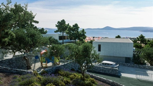 Hervorragende neue Luxusvilla in Vodice, nur 700 Meter vom Strand entfernt, mit Meerblick
