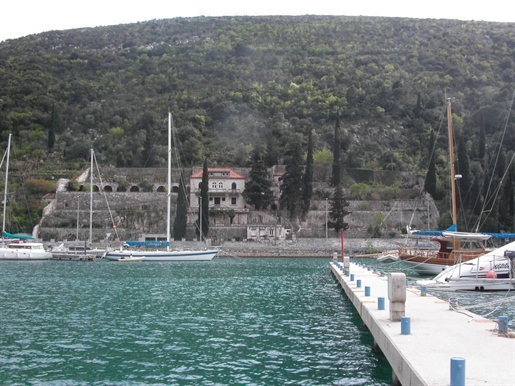 Magnificent palazzo on the 1st line to the sea in Dubrovnik near luxury yachting marina