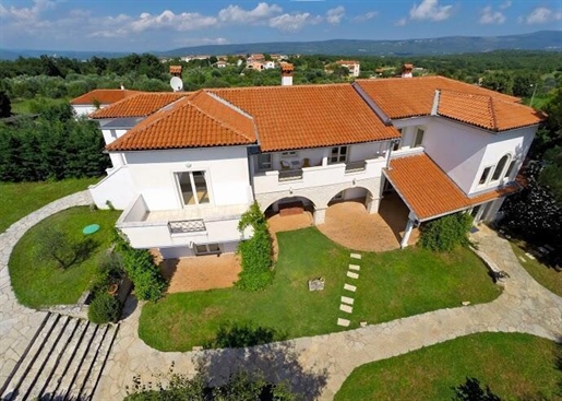 Luxury villa on a large land plot 4136 m2 in a rustic area