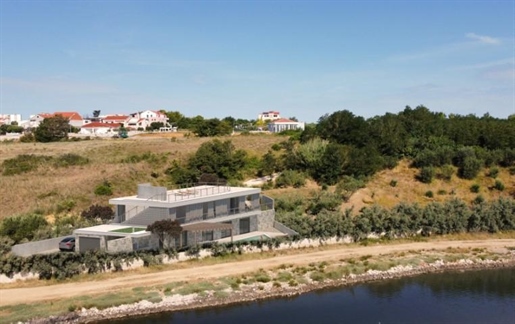 Einzigartige Villa am Wasser mit Caravella-Architekturkonzept in der Gegend von Nin, Zadar