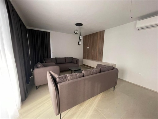 Современная новая меблированная квартира в Медулине, в 190 метрах от моря