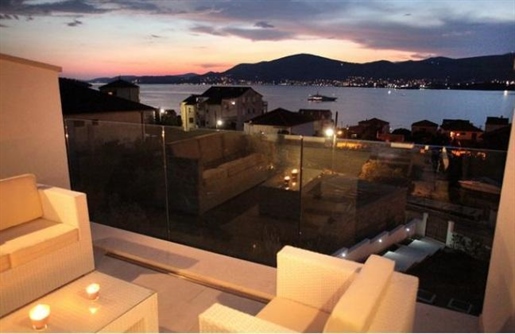 Unglaublich schöne moderne Villa mit Schwimmbad in Ciovo, Trogir!