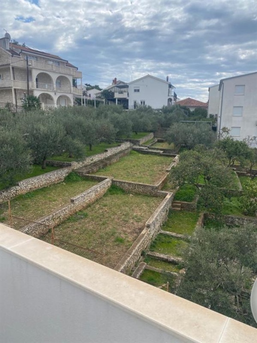 Advantageous house and land plot for sale on Ciovo just 150 meters from the sea