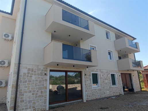 Продаются две новые квартиры в Малинска-Дубашнице, с видом на море