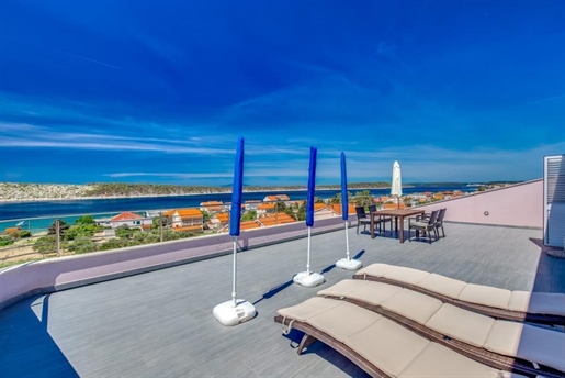 Luxury 7-bedroom villa with 4 apartments with the sea view, Rab
