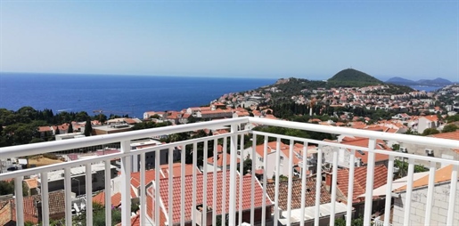 Luxury apartment in Dubrovnik with magnificent sea and Old Town views