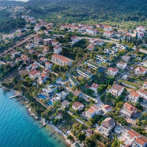 New modern seafront condominium on Ciovo offers villas for sale