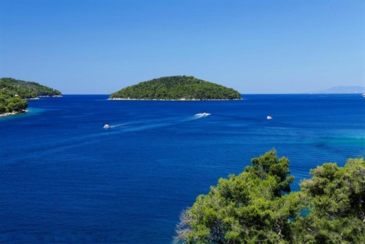 Boutique-Hotel of 7 rooms by the sea on Korcula