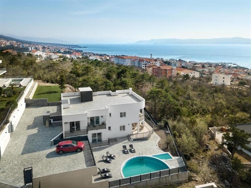 Impressive villa in Crikvenica with magnificent sea views