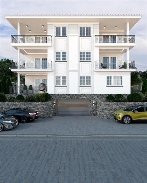 Größere Wohnung in einem neuen Gebäude mit Swimmingpool, Garagen und Meerblick in Strandnähe und Opa