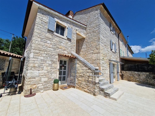Beautiful stone Istrian villa in Svetvincenat