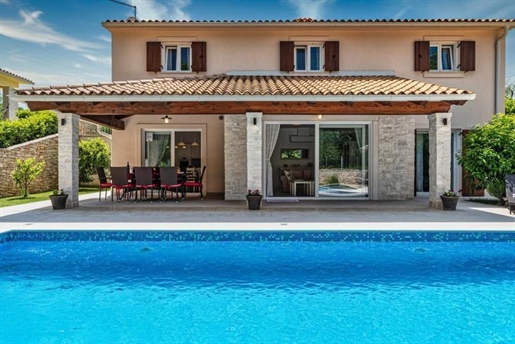 Villa im authentischen Design mit Pool in der Gegend von Rabac