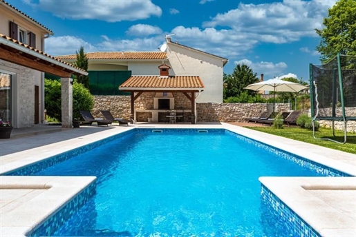 Villa im authentischen Design mit Pool in der Gegend von Rabac