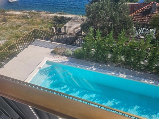 Luxurious 2d line villa on prestigious Ciovo island