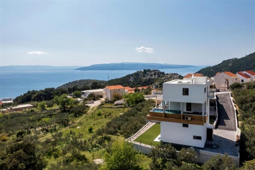 Bright new villa in Veliko Brdo, Makarska, with amazing sea views