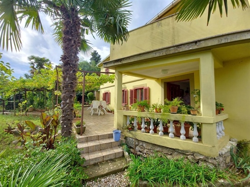 House on the 2nd line to the sea! Total area is 250m2 + bungalow apartment 25m2 + land plot of 1031m